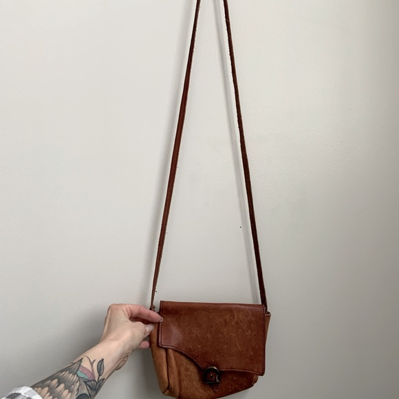Vintage, warm brown leather crossbody bag in XS - Picture 2 of 10